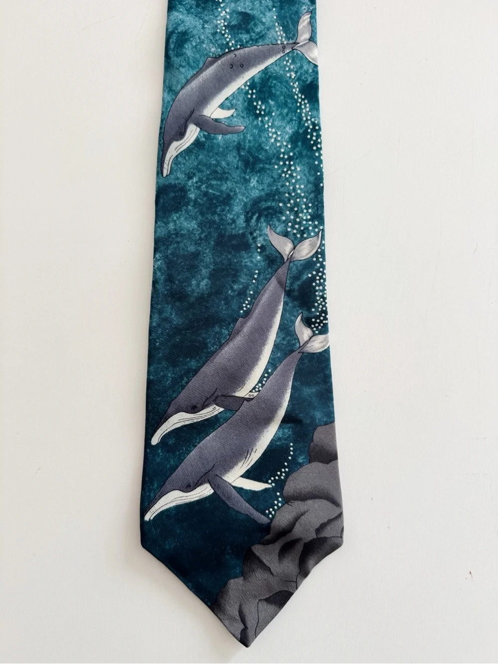 Vintage 1991 World Wildlife Fund Humpback Whales Tie
